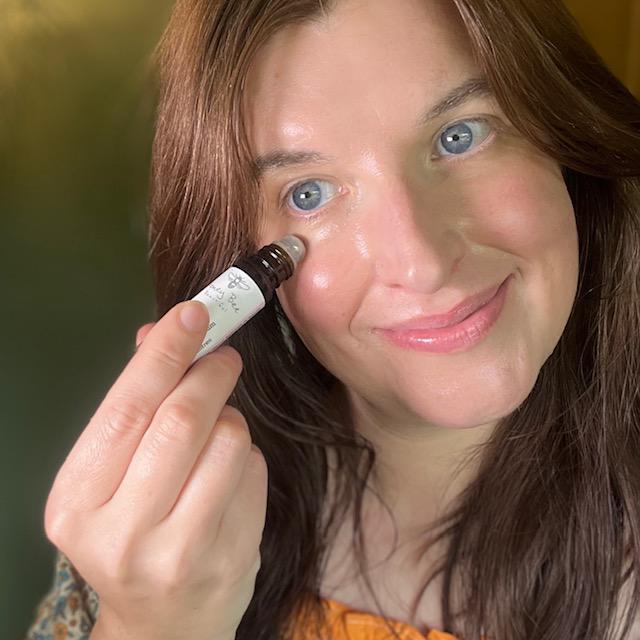 We've transformed our eyes naturally - our simple 10 step how-to guide....